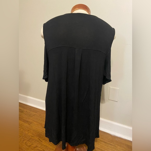 Cold Shoulder Teee - Picture 4 of 4